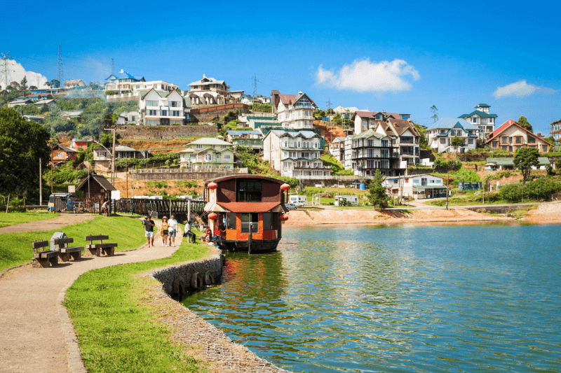 Gregory Lake Nuwara Eliya- One of the beautiful Places in Sri Lanka for one day Trip